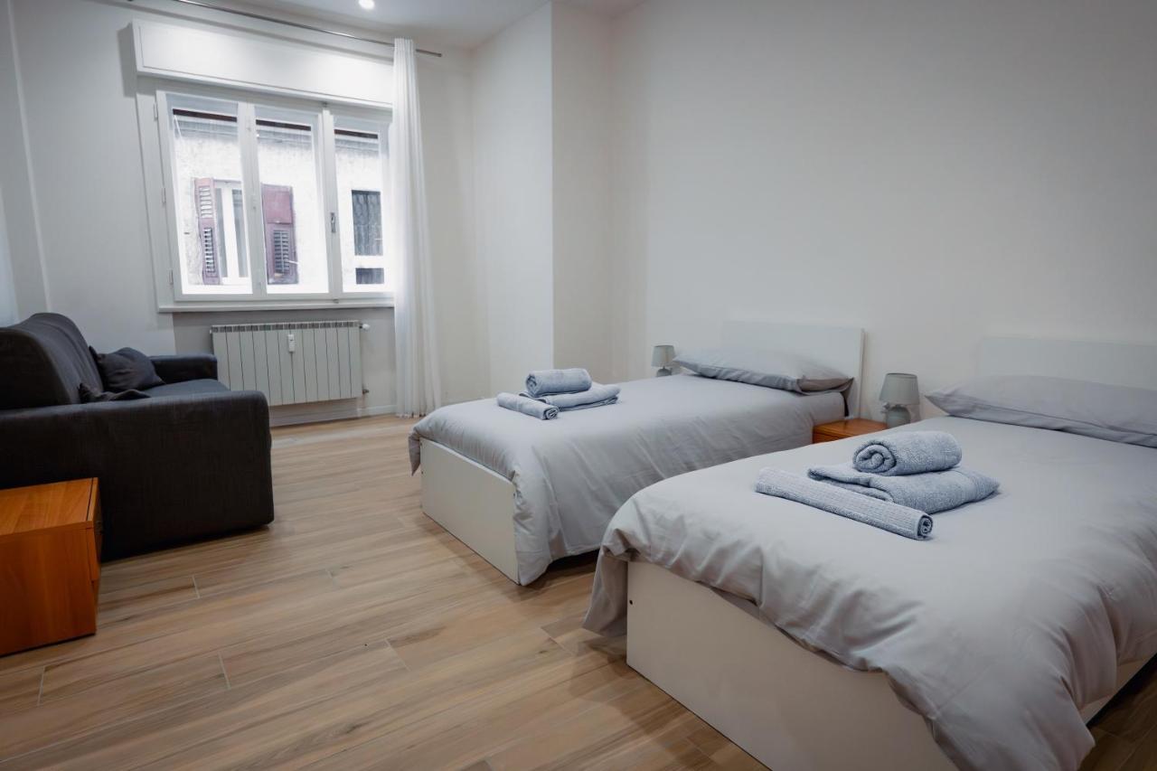 Centro Storico Moderno Trilocale Con Balcone Apartment Trieste Luaran gambar