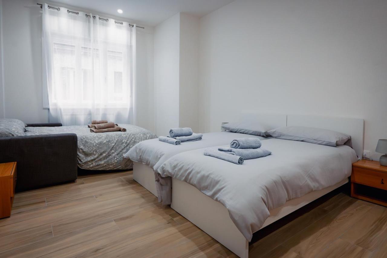 Centro Storico Moderno Trilocale Con Balcone Apartment Trieste Luaran gambar